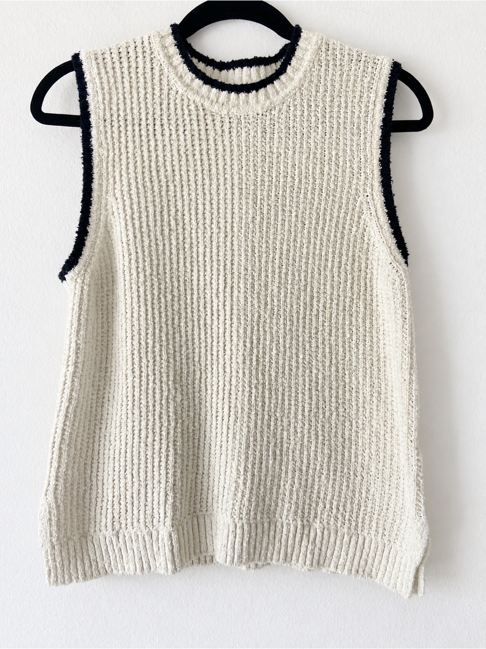 Abercrombie & Fitch Ivory Navy Trim Textured Knit Sweater Vest Size M